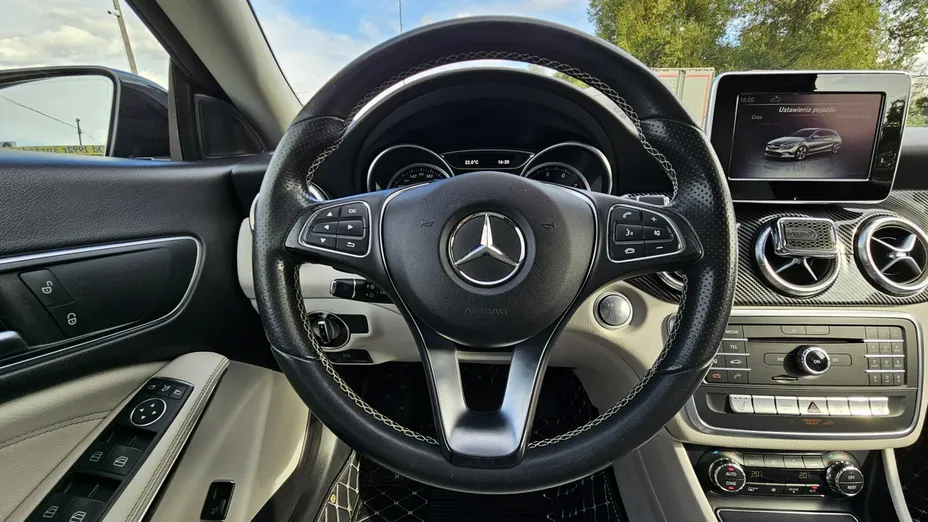MERCEDES-BENZ CLA -
