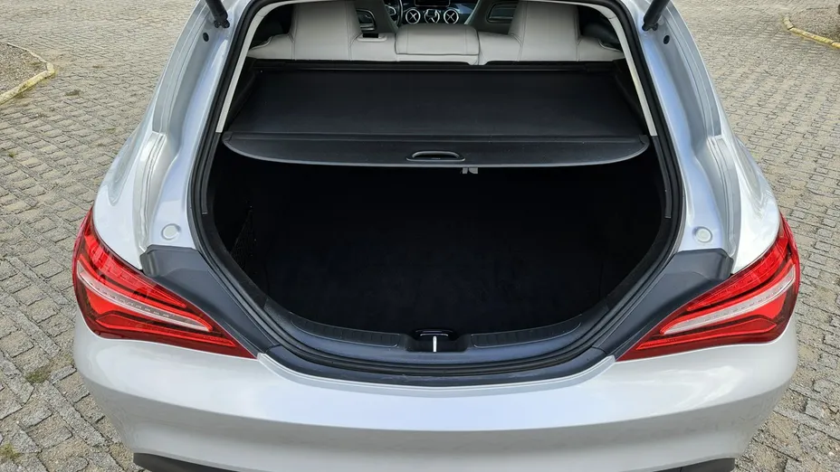 MERCEDES-BENZ CLA -