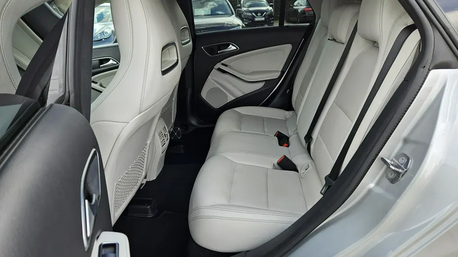 MERCEDES-BENZ CLA -