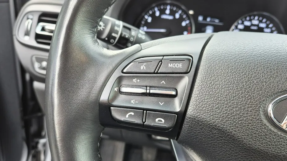 HYUNDAI i30 -