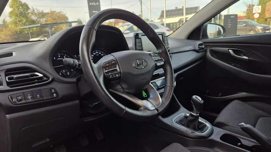 HYUNDAI i30 -