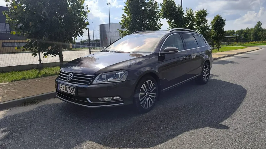 VOLKSWAGEN Passat -