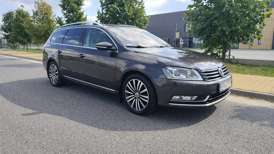 VOLKSWAGEN Passat -