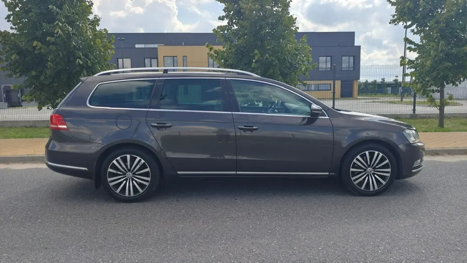 VOLKSWAGEN Passat -