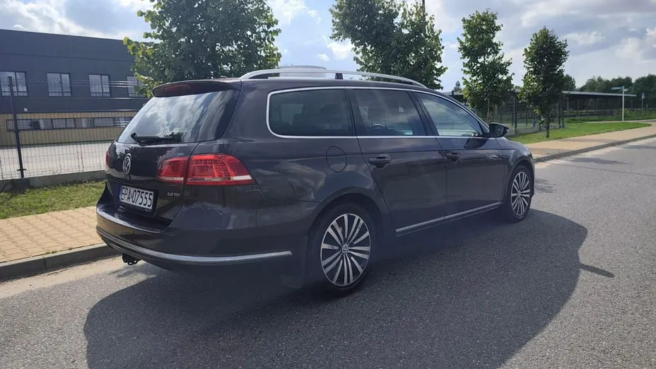VOLKSWAGEN Passat -