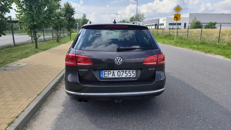 VOLKSWAGEN Passat -