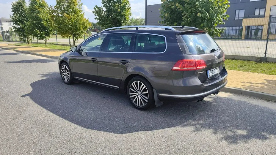 VOLKSWAGEN Passat -