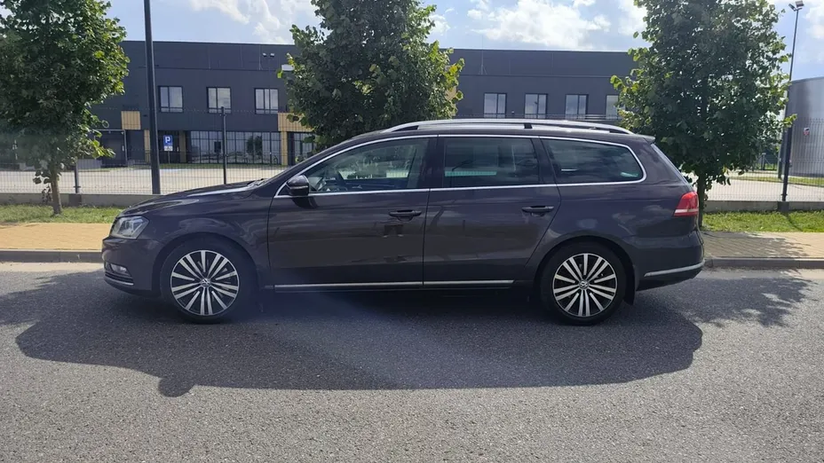 VOLKSWAGEN Passat -