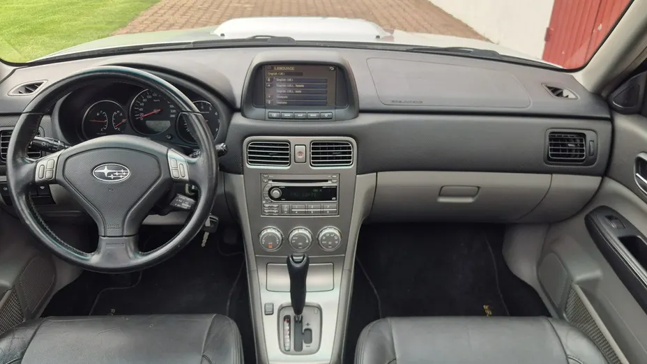 SUBARU Forester -