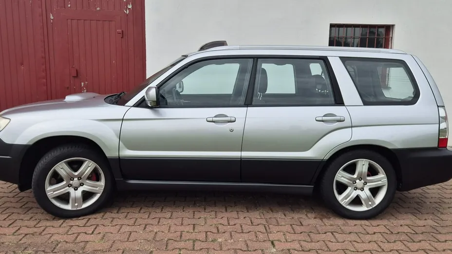 SUBARU Forester -