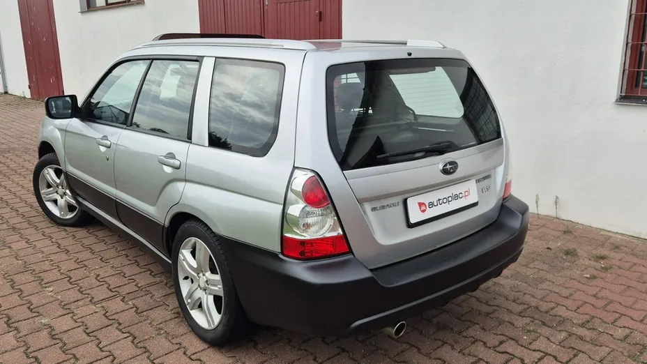 SUBARU Forester -