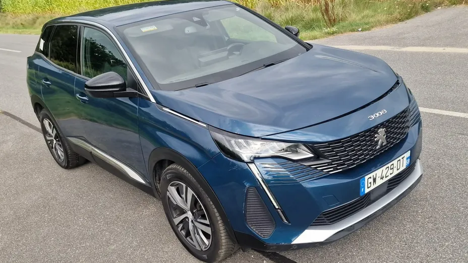 PEUGEOT 3008 -