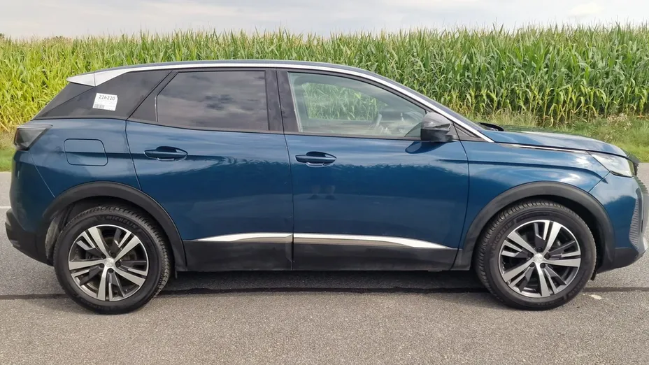 PEUGEOT 3008 -