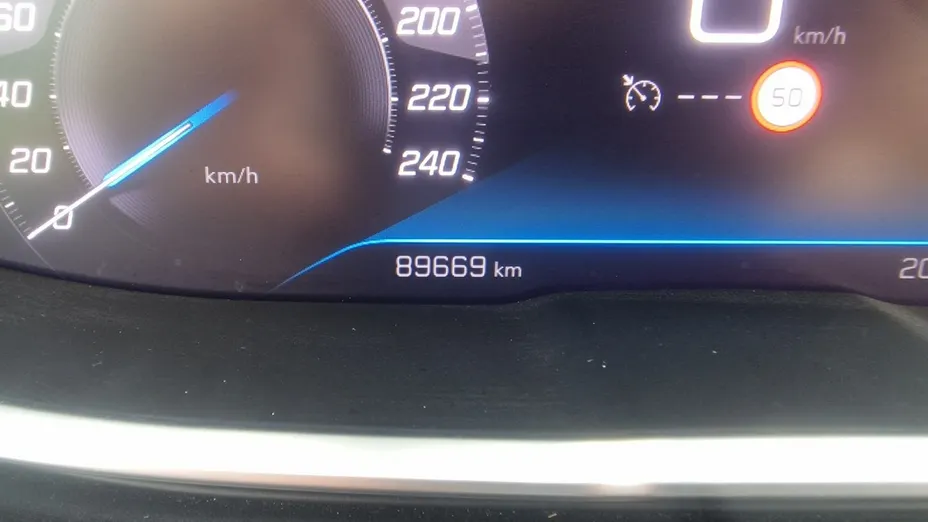 PEUGEOT 3008 -