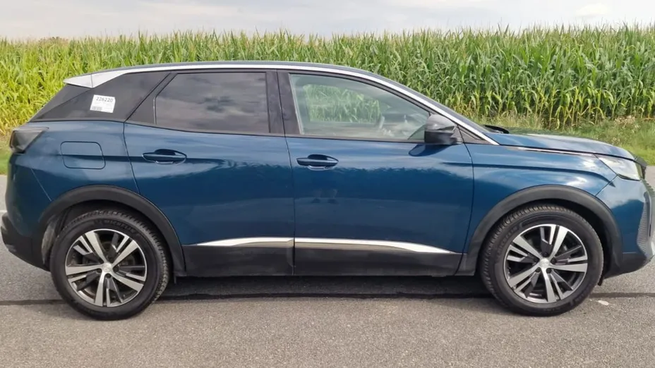 PEUGEOT 3008 -