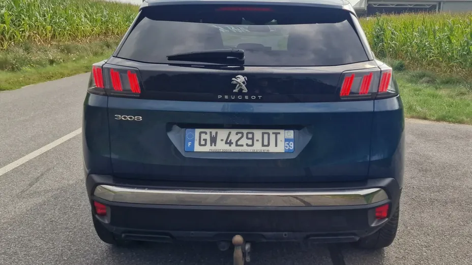 PEUGEOT 3008 -