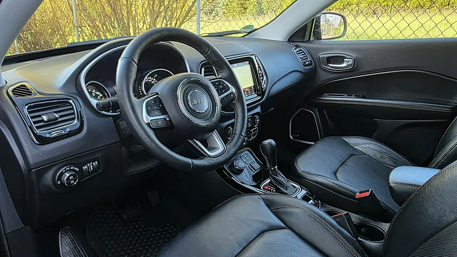 JEEP Compass -
