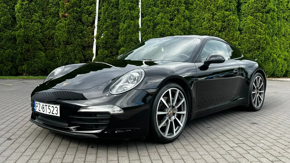 PORSCHE 911 -