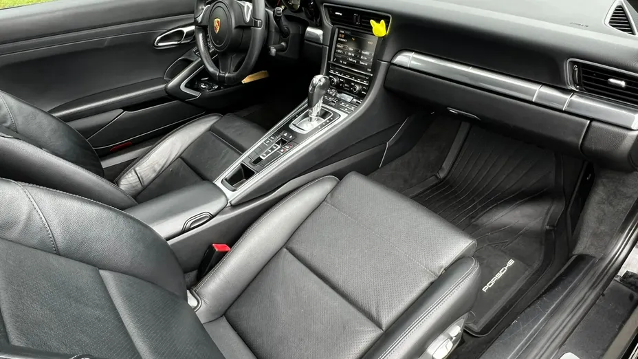 PORSCHE 911 -