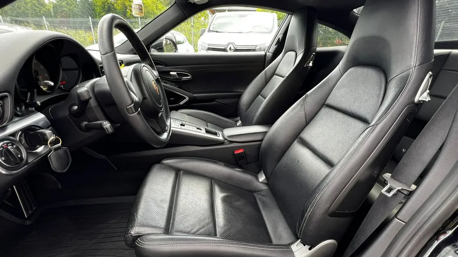 PORSCHE 911 -