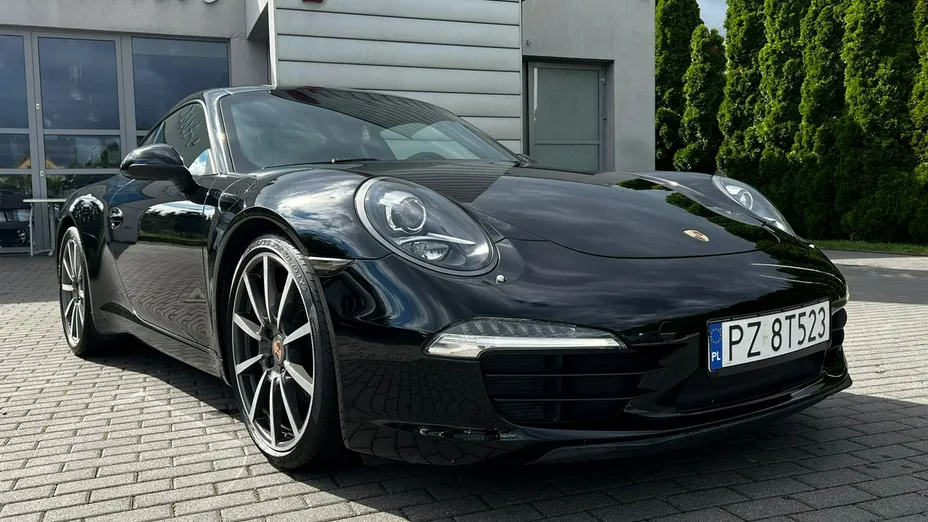 PORSCHE 911 -