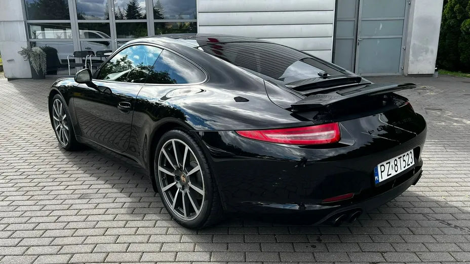 PORSCHE 911 -