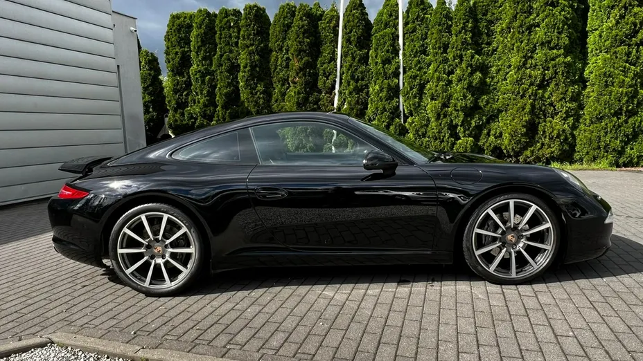 PORSCHE 911 -
