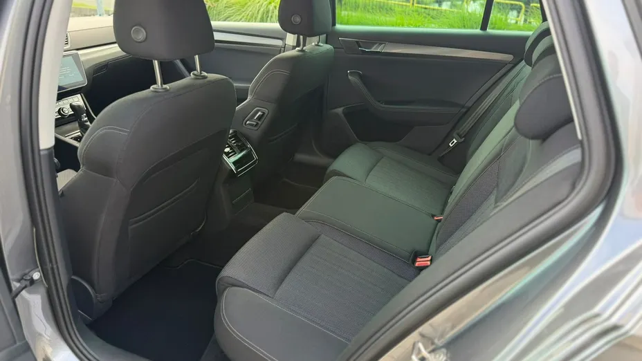 SKODA Superb -