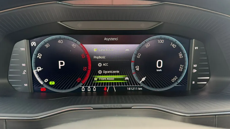 SKODA Superb -
