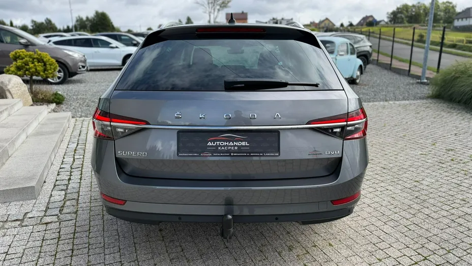 SKODA Superb -