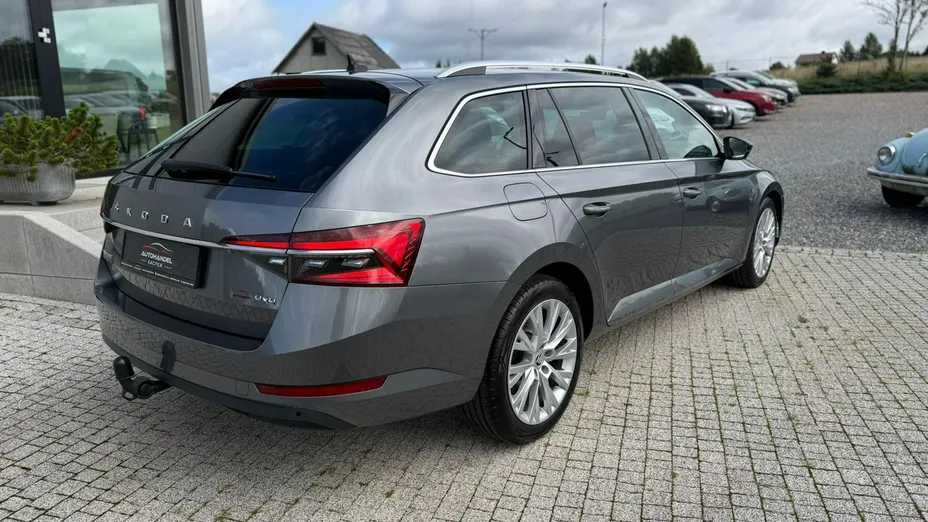 SKODA Superb -