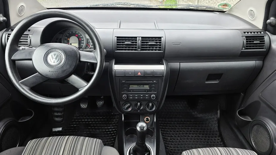 VOLKSWAGEN Fox -