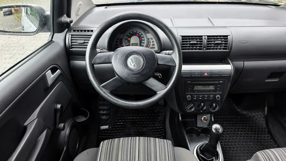 VOLKSWAGEN Fox -