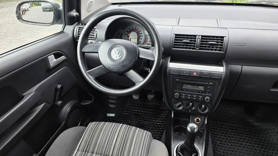 VOLKSWAGEN Fox -