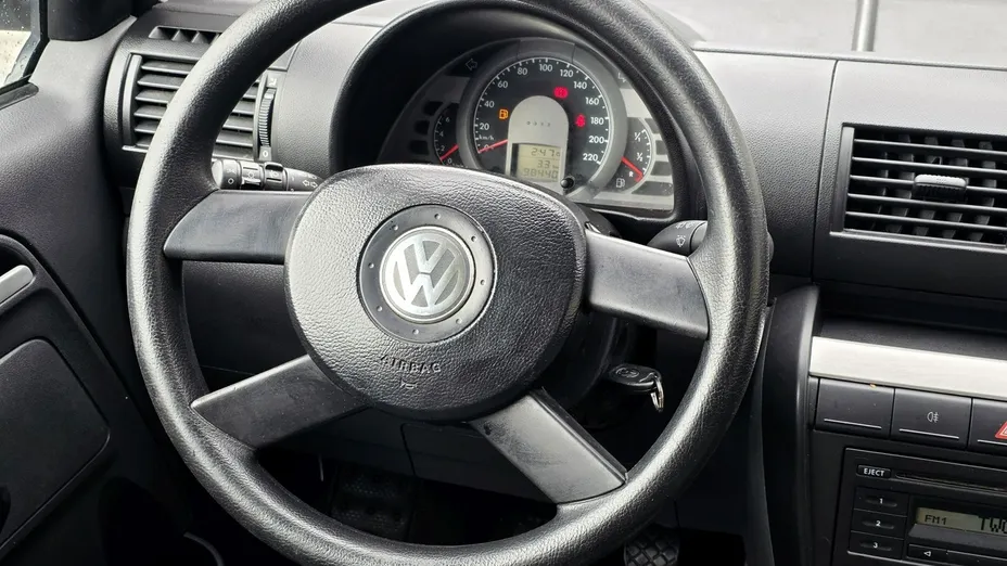 VOLKSWAGEN Fox -