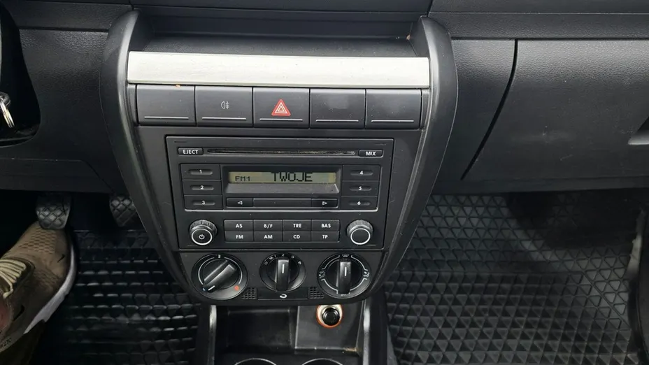 VOLKSWAGEN Fox -