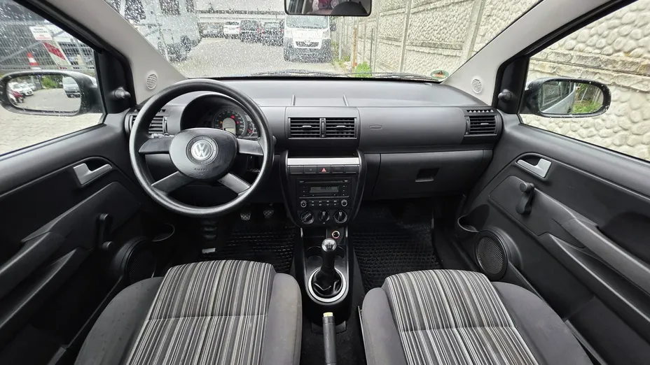 VOLKSWAGEN Fox -