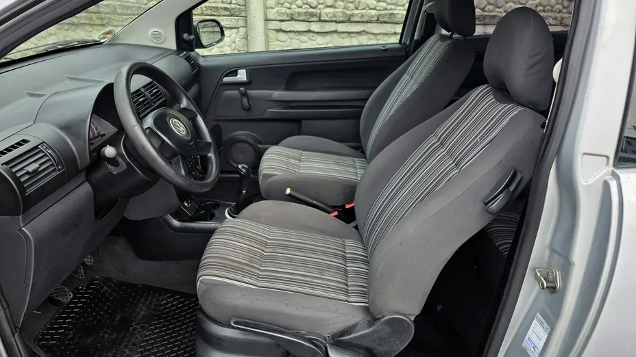 VOLKSWAGEN Fox -
