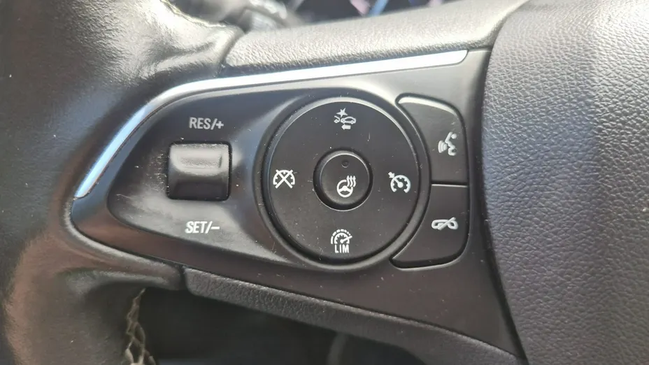 OPEL Insignia -