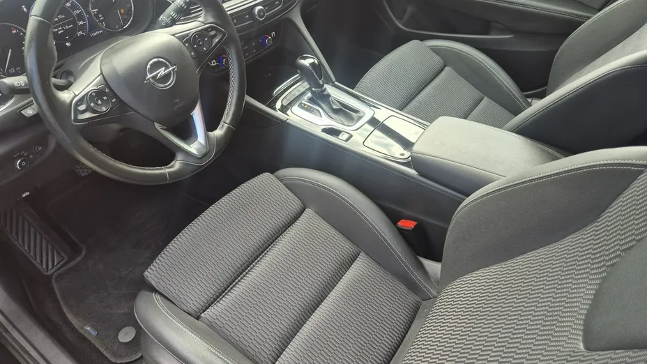 OPEL Insignia -
