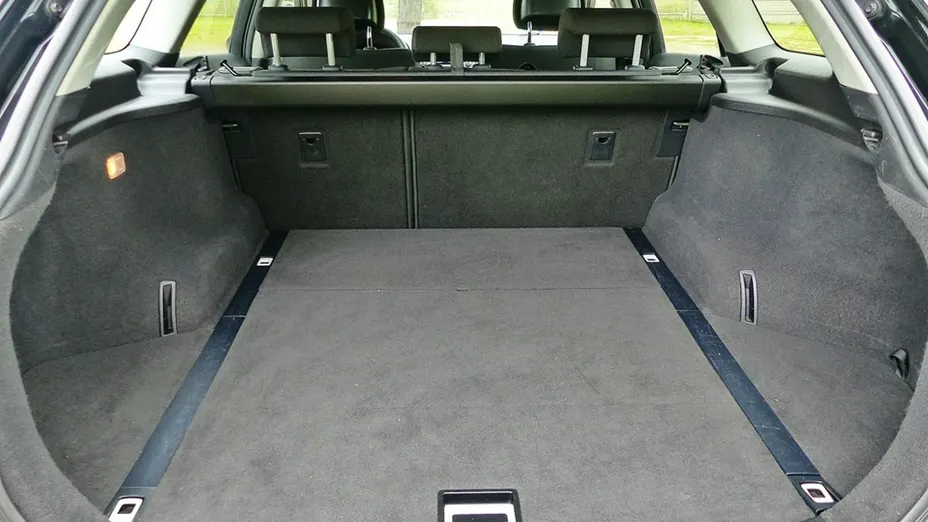 TOYOTA Avensis -