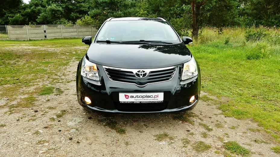 TOYOTA Avensis -