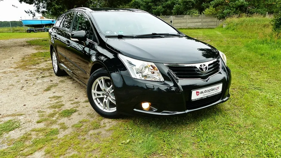 TOYOTA Avensis -