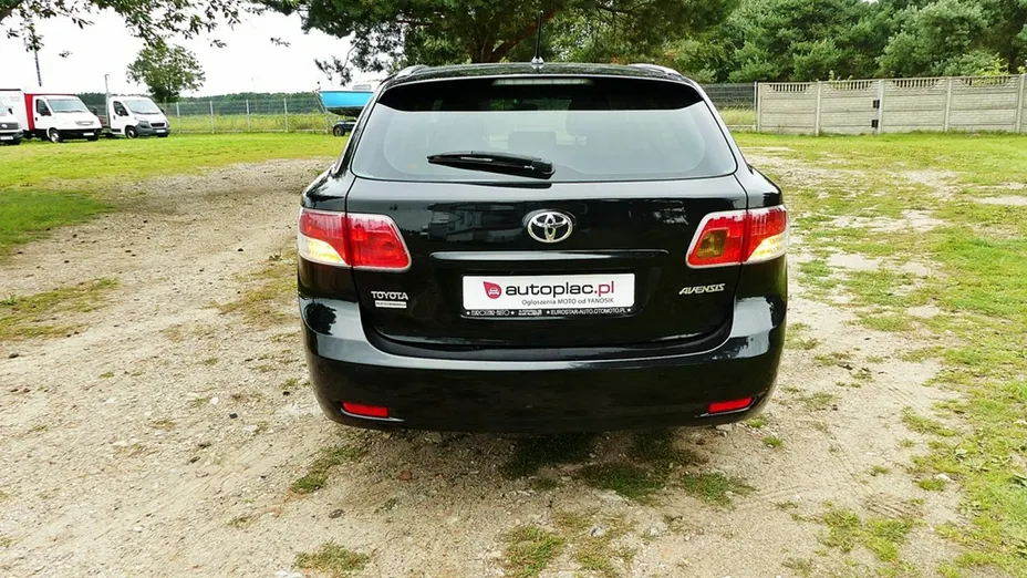 TOYOTA Avensis -