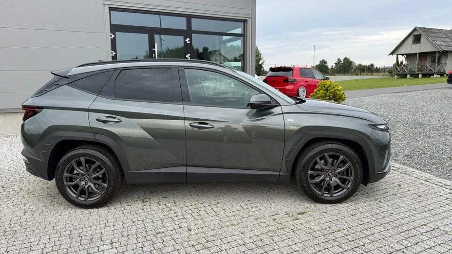 HYUNDAI Tucson -