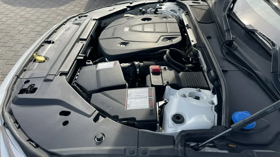 VOLVO V90 -