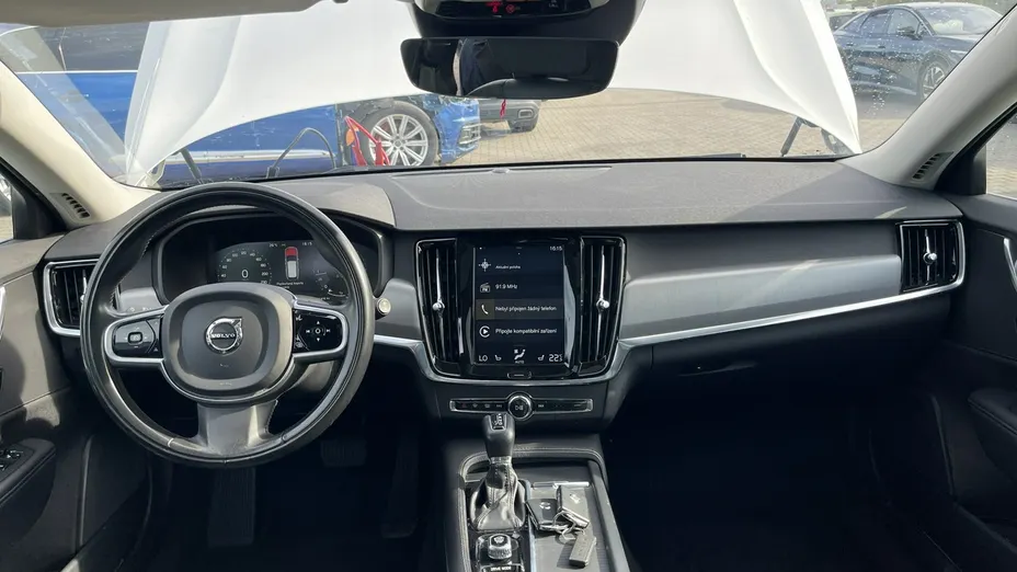 VOLVO V90 -