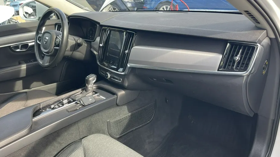 VOLVO V90 -
