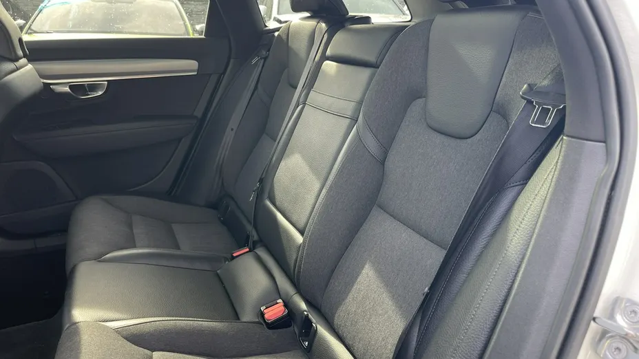 VOLVO V90 -