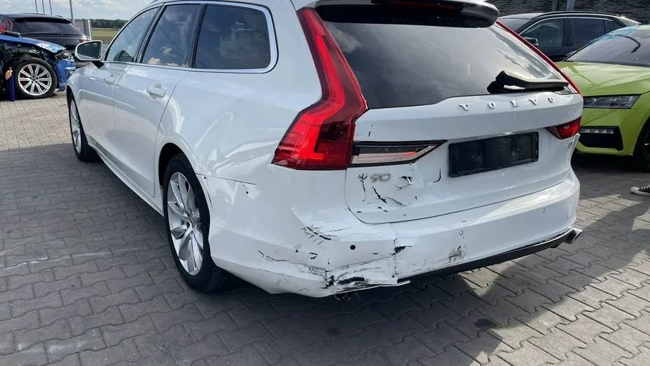 VOLVO V90 -